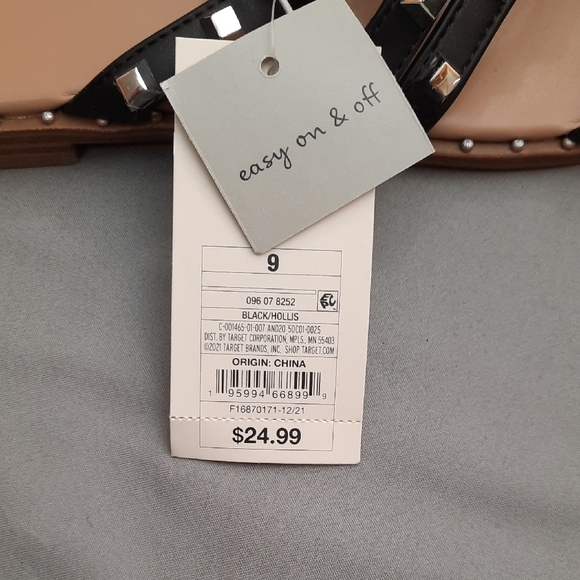 A New Day Black and Silver Studded Sandals - New With Tags - Size 9 - Picture 3 of 11